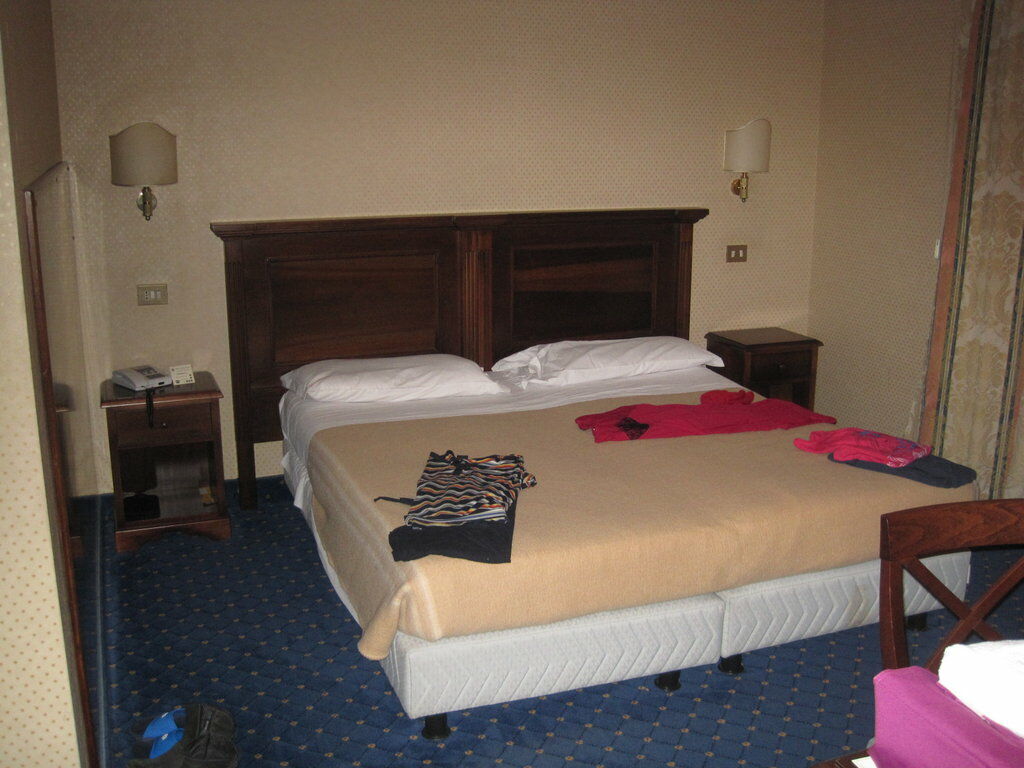 Appia Park Hotel Rome Bagian luar foto
